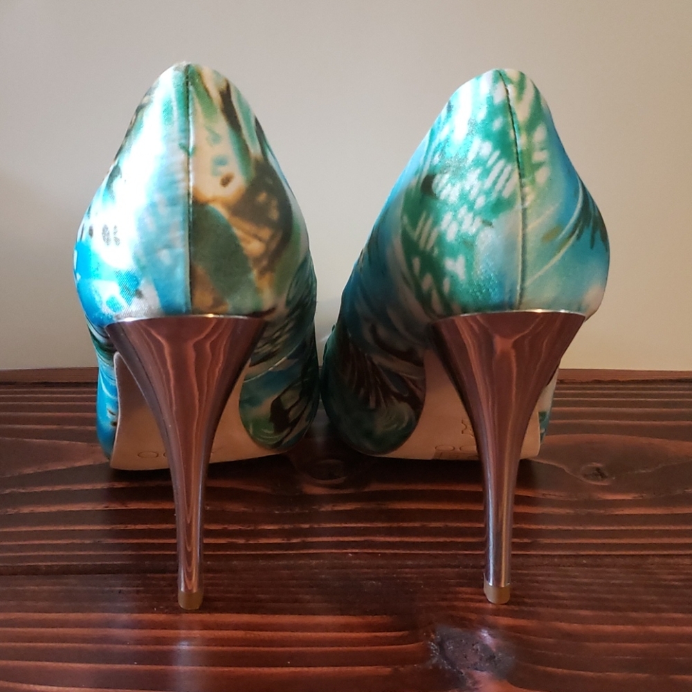 Heels - Picture 3 of 5